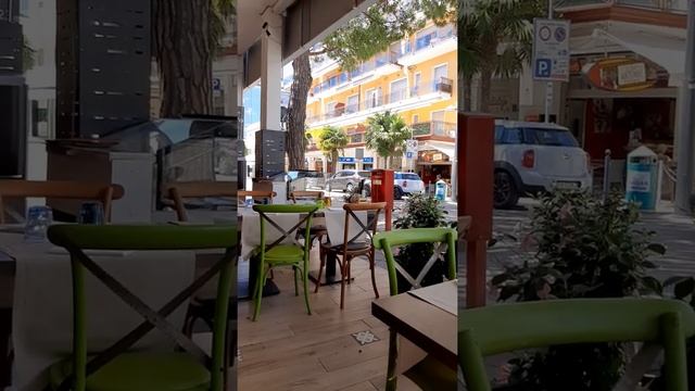 Италия море lido di Jesolo обед в ресторане, на улице мало туристов,все на море смотреть онлайн