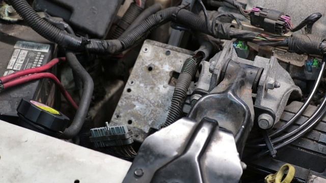 2004 to 2008 Pontiac Grand Prix 3.8 ignition module replacement смотреть онлайн