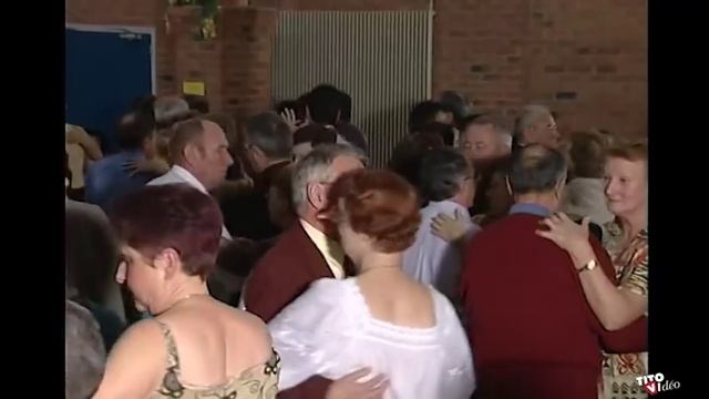 Des Portugaises à Sablé par Angélique et ses musicos смотреть онлайн