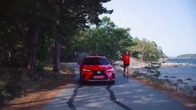 2019 Lexus UX vs 2019 Audi Q3 смотреть онлайн