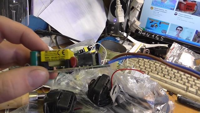 Необычный ремонт (переделка) светодиодного прожектора. смотреть онлайн