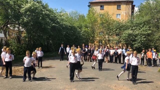 Ансамбль эстрадной хореографии «Соловей»- "Вальс Победы" смотреть онлайн