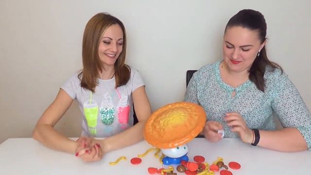 PIZZA CHALLENGE ЧЕЛЛЕНДЖ Балансирующая пицца Инна против Люды Кто победит? Видео 2018 г. смотреть онлайн