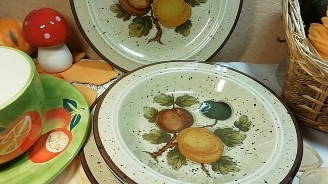 Все из керамики. Классные тарелки и разное.