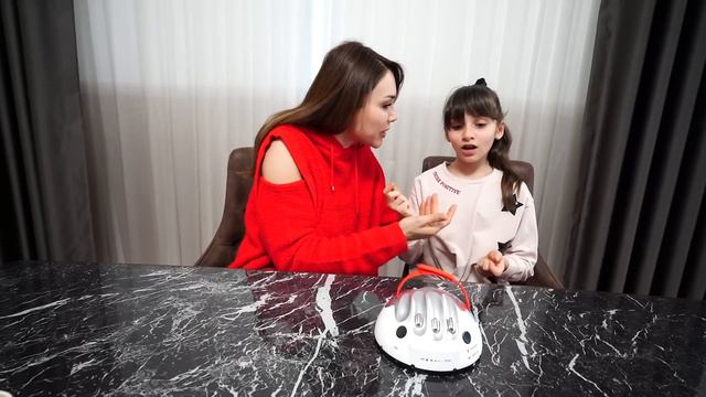 Lina'yı Yalan Makinesine Bağladık ! İşte Lina'nın Gerçek Yüzü смотреть онлайн