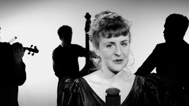 Muriel d'Ailleurs Swing Band - Cette chanson est pour vous madame смотреть онлайн
