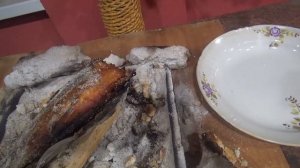 Запекаем крупного леща в соли. Нестандартное решение. Запеченный  лещ. Эксперимент с рыбой.