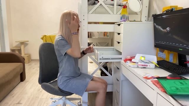 ВЛОГ. Уборка в столе и комоде Киры. Приехала Вика. Собрала всех на ночевку. смотреть онлайн