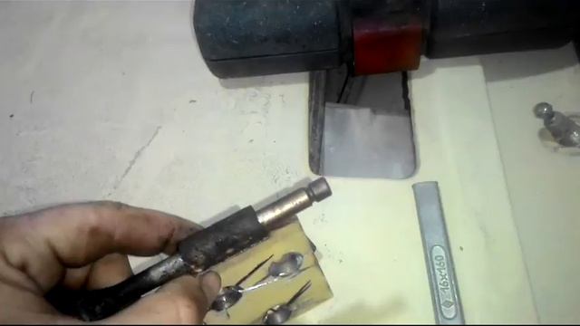 Ремонт петлей (навесов?) двери 2106 классика смотреть онлайн