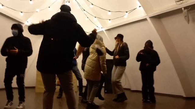 Харьков, танцы в парке, "Kalimba de Luna" смотреть онлайн