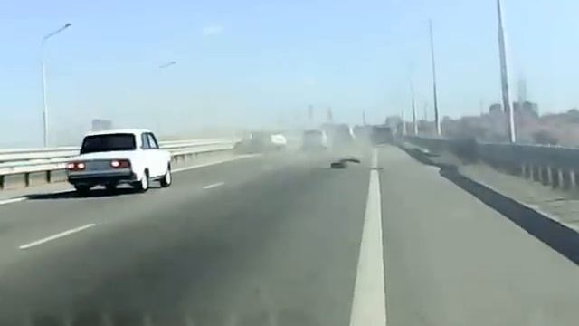 Летчик на китайском ведре низко летел. Трасса на Бабайку Астрахань смотреть онлайн