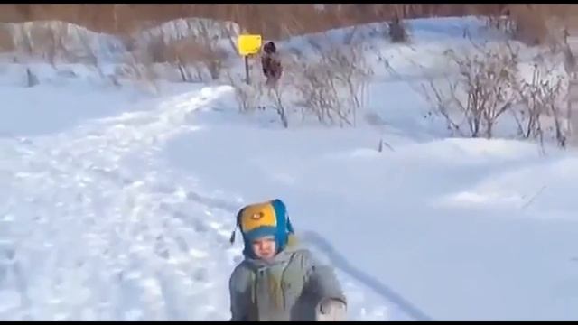 Опасный трюк, не трогай знак, там электричество! Вообще не прикол! смотреть онлайн