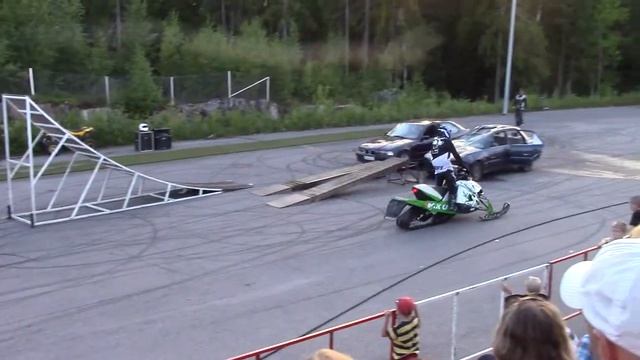 Extreme Motor Show in Finland (stunt show with cars, motorbikes, snowmobile) смотреть онлайн