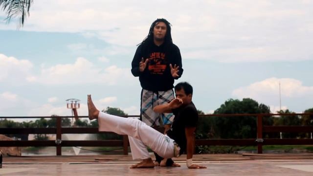 ▶️Como SE HACEN los movimientos de LATEEF CROWDER vs TONY JAA ?? смотреть онлайн