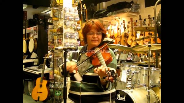 Valentino VN4/4 Played by Krista Bubble of Hobgoblin Music смотреть онлайн