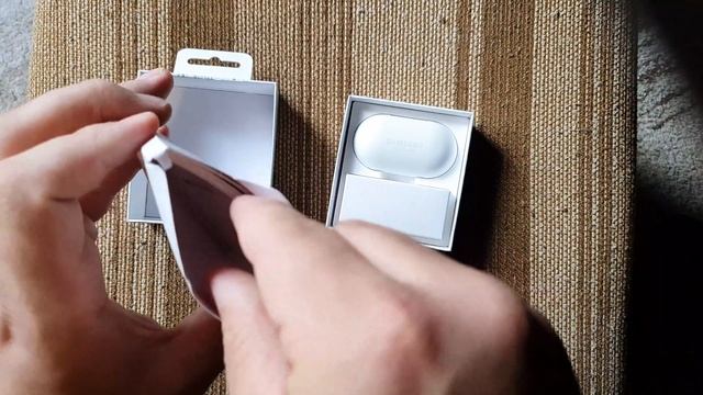 SAMSUNG Galaxy Buds - Otpakivanje смотреть онлайн