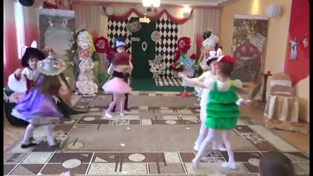 _Алиса в Стране Чудес_ театральная постановка в детском саду.mp4 смотреть онлайн