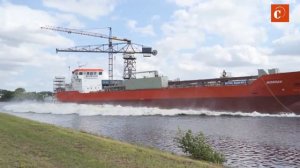 Самые зрелищные спуски  кораблей на воду.The most spectacular launches of ships on the water.