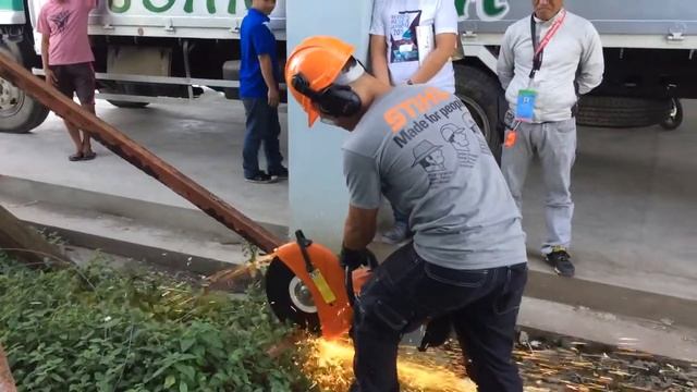 STIHL TS 420 with cutting metal blade смотреть онлайн