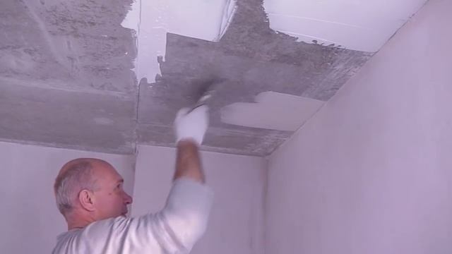 Ремонт бетонного потолка в квартире с помощью гипсовой шпаклевки