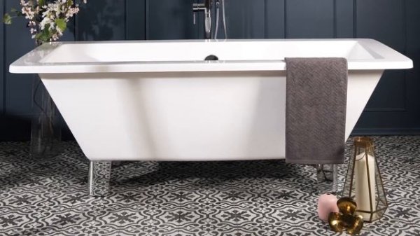 Breaking News: Mysterious Creatures Were Spotted Near Pyramids in Egypt