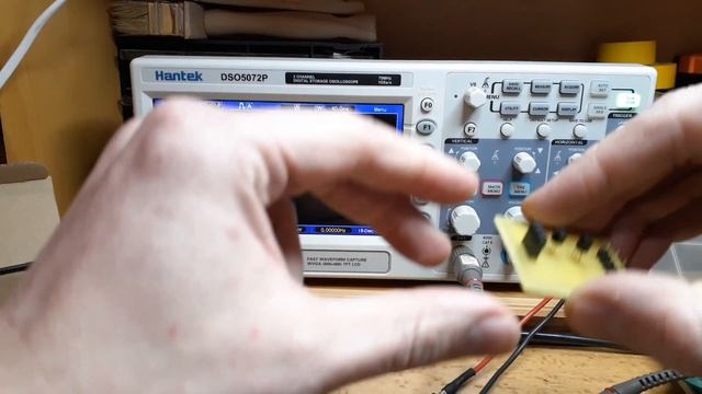 Кварцевый генератор по схеме Колпитца / Colpitts crystal oscillator смотреть онлайн