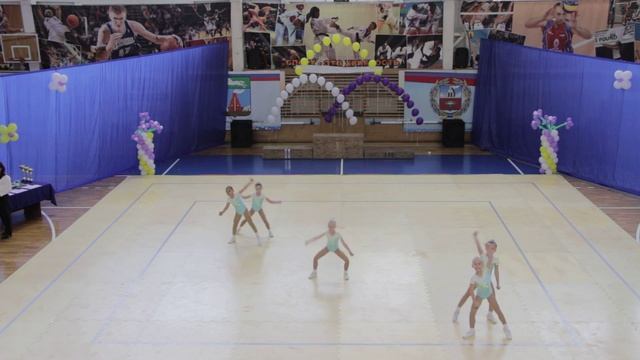 Спортивная аэробика.Барнаул.КДЮСШ.Спорт комплекс Победа 10.10.2015 Четыре пятерки и утки)) смотреть онлайн