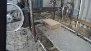 Пиларама ленточная на двигателях от стиральной машины.Tape saw on motors from a washing machine.