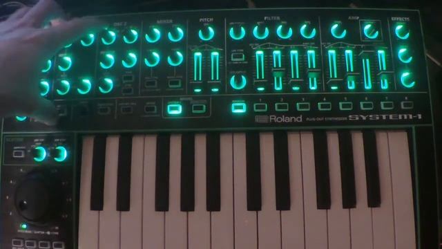 Basic Overview // Roland System 1 Tutorial смотреть онлайн
