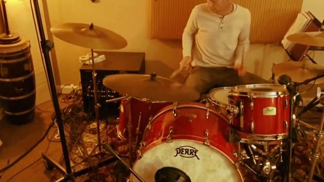 Jamie Rogan Drummer - jamming around with newly acquired Pearl Session Studio Classic kit .. смотреть онлайн