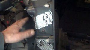 как снять задний фонарь на TOYOTA RAV4