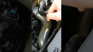 Установил причину потения маслом патрубка интеркулера.