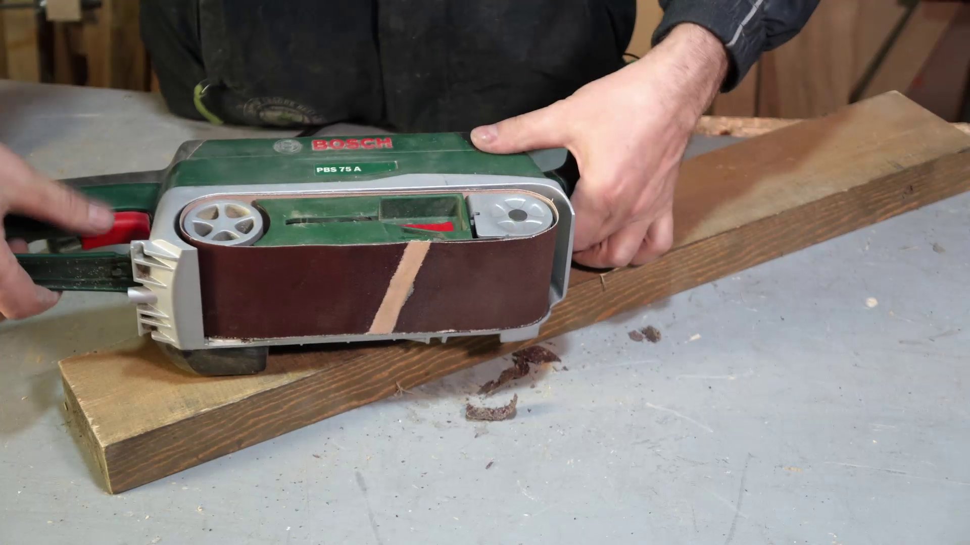 Как просто склеить ленту из наждачки. Проверенный способ. смотреть онлайн