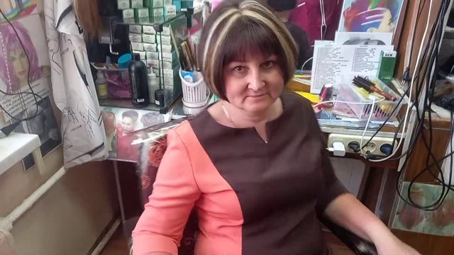 Покрасили волосы . Высветлили ободок двумя полосками. смотреть онлайн