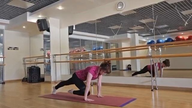 Пилатес - плавность движения один из основных принципов - Тренировки в Гольяново, Кира Дорофеева смотреть онлайн