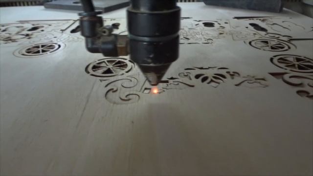 Свист, писк лазерной трубки при резке материала Часть 1 смотреть онлайн