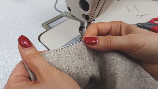 Как стачать талиевую вытачку на юбке или брюках? //Helpersew смотреть онлайн
