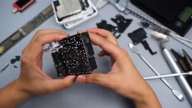 Latest Teardown of Brand New Apple 140W USB-C GaN Charger смотреть онлайн