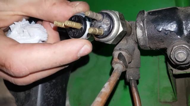 Не горит или не выключается стоп-сигнал в Москвиче? смотреть онлайн