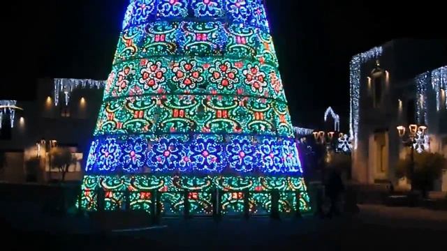 Sicilia Outlet Village: Albero di Natale смотреть онлайн