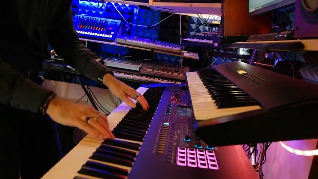 Roland TR8S - First Impression смотреть онлайн