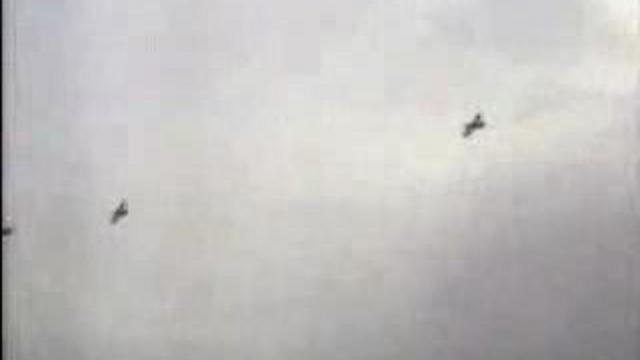 Два самолета встретились смотреть онлайн