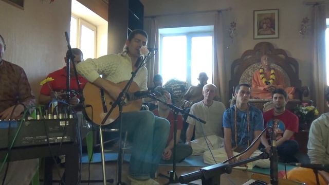 Киртан Мела Екатеринбург. Александр, "Живая музыка Ом". 17.12.2017 смотреть онлайн