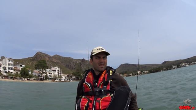 ¡¡QUE LOCURA ES ESTA!! Pesca en kayak, mira solo quería probar esta caña de 25$, HOSTIA SE LIO EE.. смотреть онлайн
