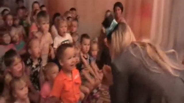 Превращение маленьких сердечек в одно большое сердце смотреть онлайн