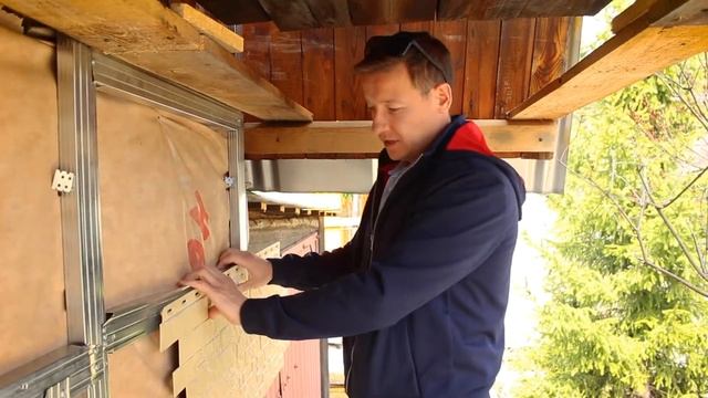 Что будет, если обшить весь дом фасадными панелями для цоколя? смотреть онлайн