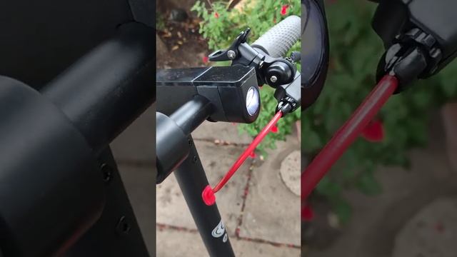 Quick Look At Aovo Pro M365 - Fast Scooter - 20MPH - Big Battery - Airless Tires смотреть онлайн