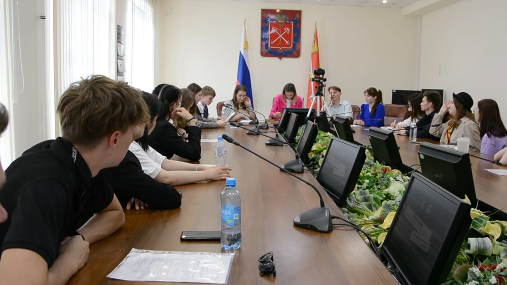 В Сестрорецке прошло собрание обновленного состава Молодежного совета смотреть онлайн