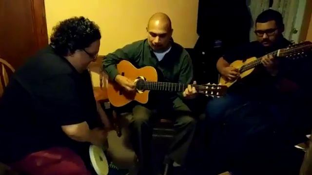 Maria Cervantes con EL MOSTRO EN EL bongo y Luis carrion EN EL cuatro y ORLANDO EN la guitarra смотреть онлайн