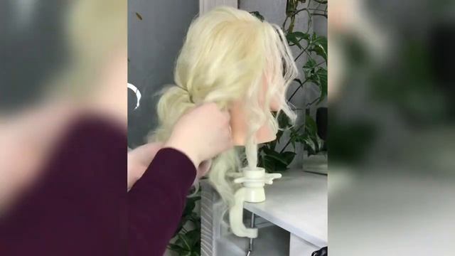 Видео Урок по НИЗКОМУ ПУЧКУ ! Как сделать прическу пучок. Свадебная причёска. Прическа на выпускной смотреть онлайн